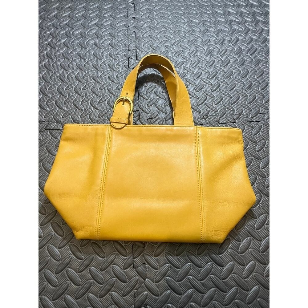 Vintage Coach SOHO Waverly Buckle Bag Leather 4133 Yellow Chamois Hand Bag - Picture 2 of 14